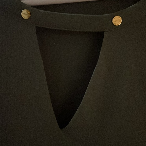 Green NWT Michael Kors V-neck Tee - Picture 9 of 9